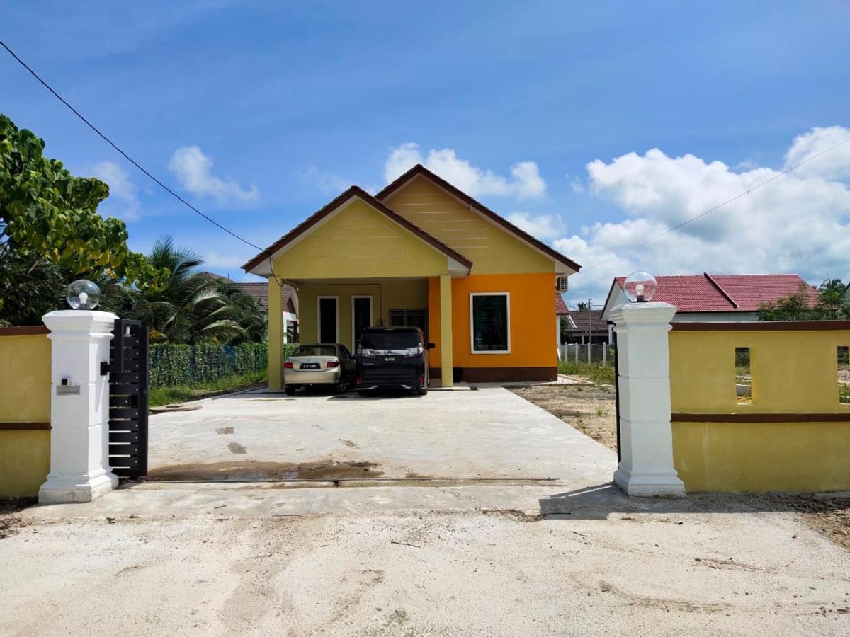 Homestay Kemaman Fyna08 Banglo Dekat Pantai Kijal Ngoại thất bức ảnh