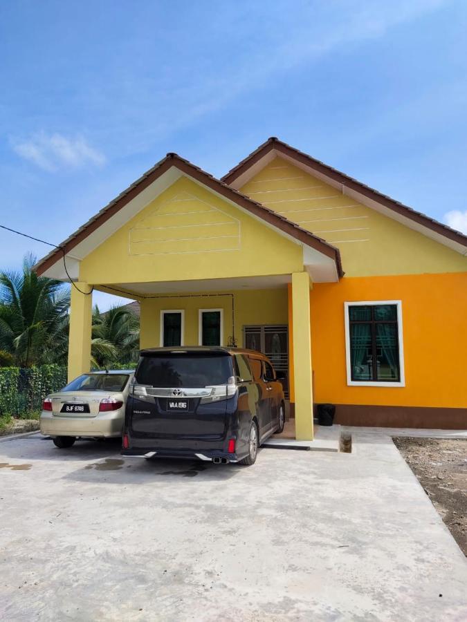 Homestay Kemaman Fyna08 Banglo Dekat Pantai Kijal Ngoại thất bức ảnh