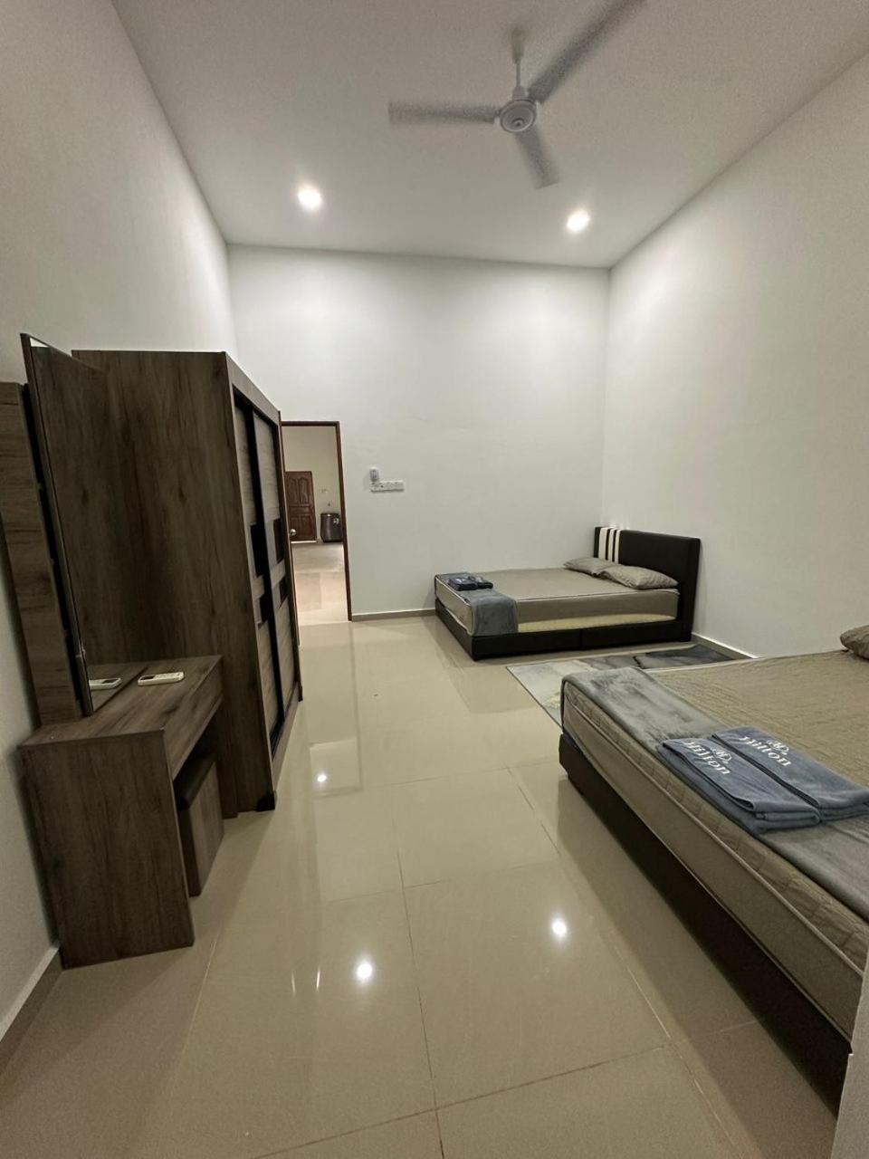 Homestay Kemaman Fyna08 Banglo Dekat Pantai Kijal Ngoại thất bức ảnh