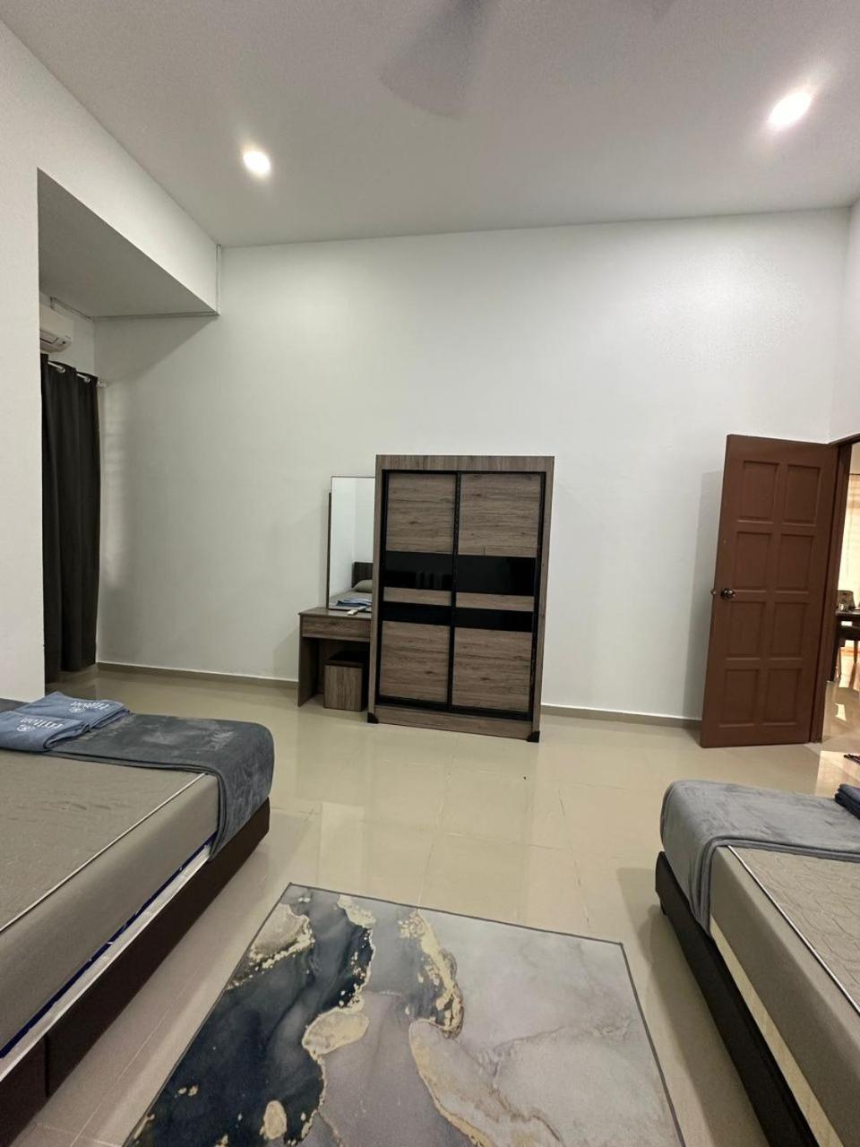 Homestay Kemaman Fyna08 Banglo Dekat Pantai Kijal Ngoại thất bức ảnh