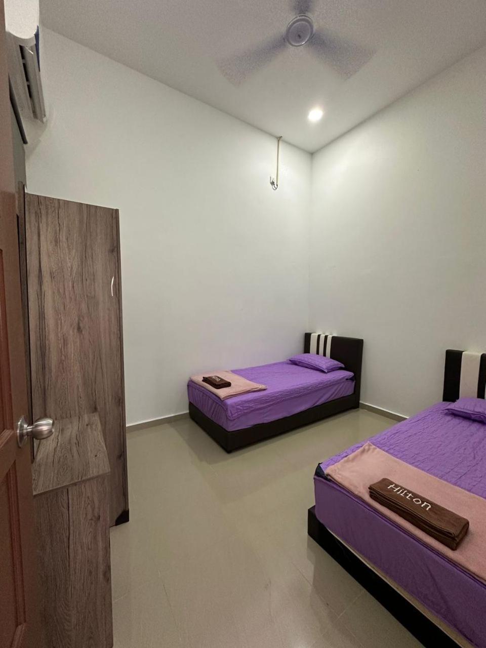 Homestay Kemaman Fyna08 Banglo Dekat Pantai Kijal Ngoại thất bức ảnh