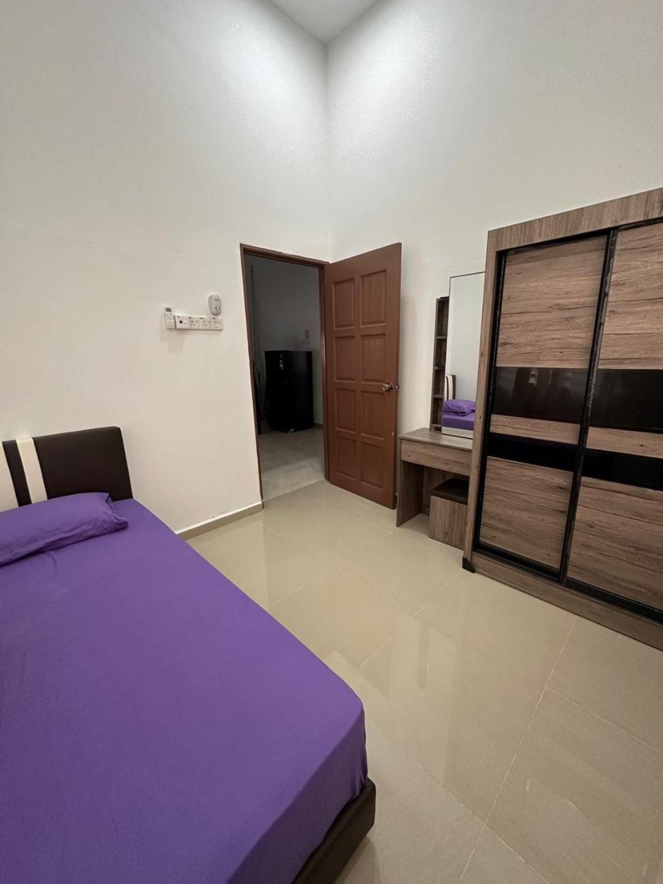 Homestay Kemaman Fyna08 Banglo Dekat Pantai Kijal Ngoại thất bức ảnh